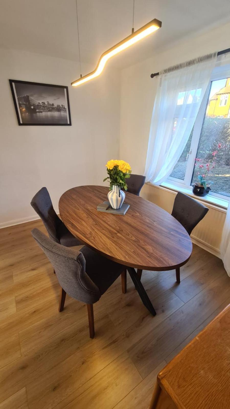 Дом отдыха Entire House, Free Parking And Garden *